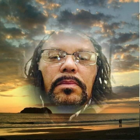 Meet your Posher, Ahmad q. - Picture 1 of 1